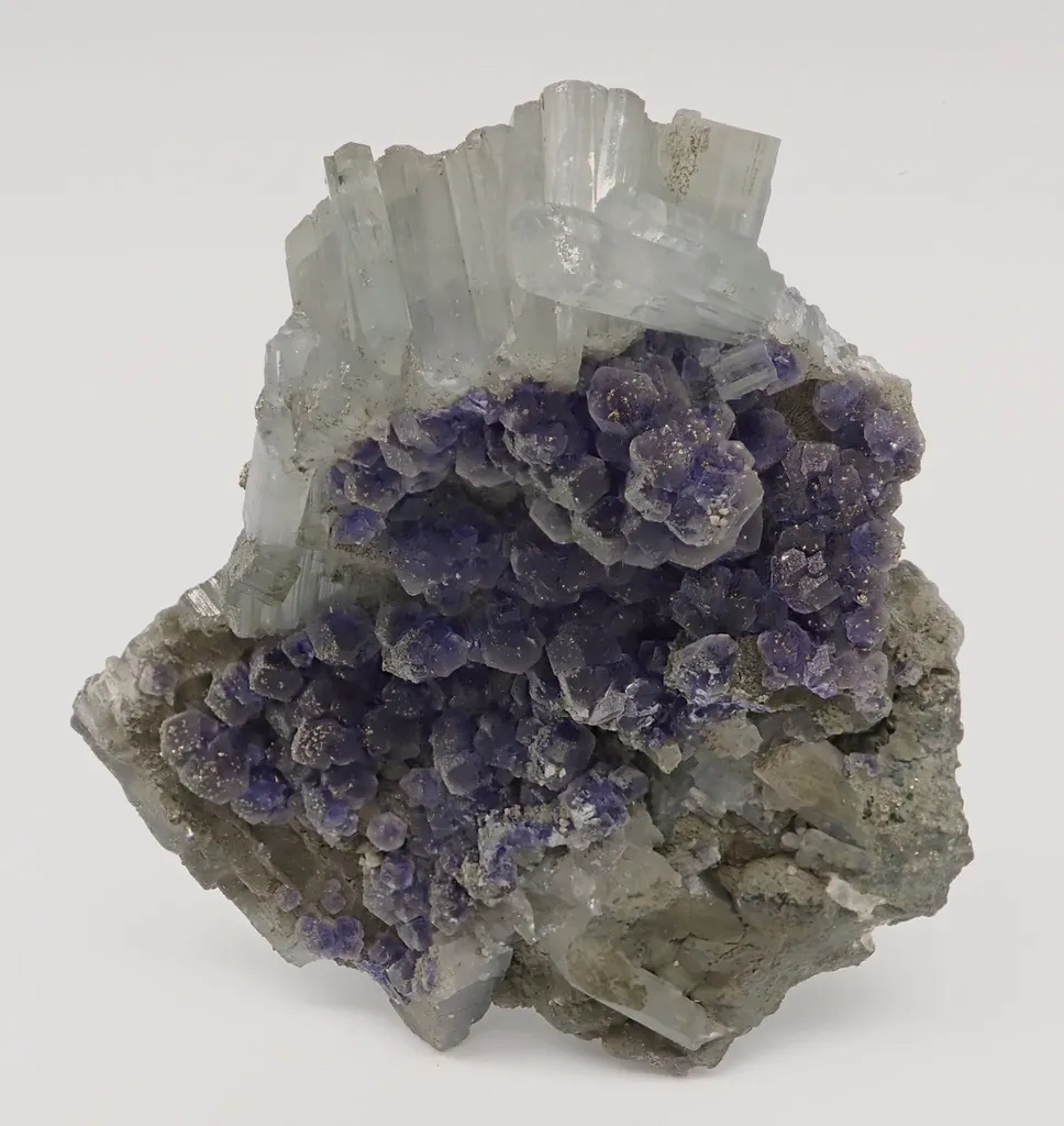 Fluorapatite with Fluorite image