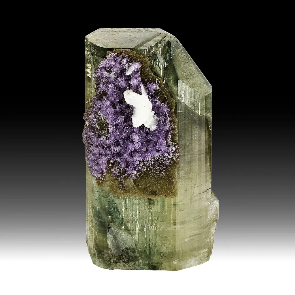 Fluorapatite with Fluorite, Siderite image