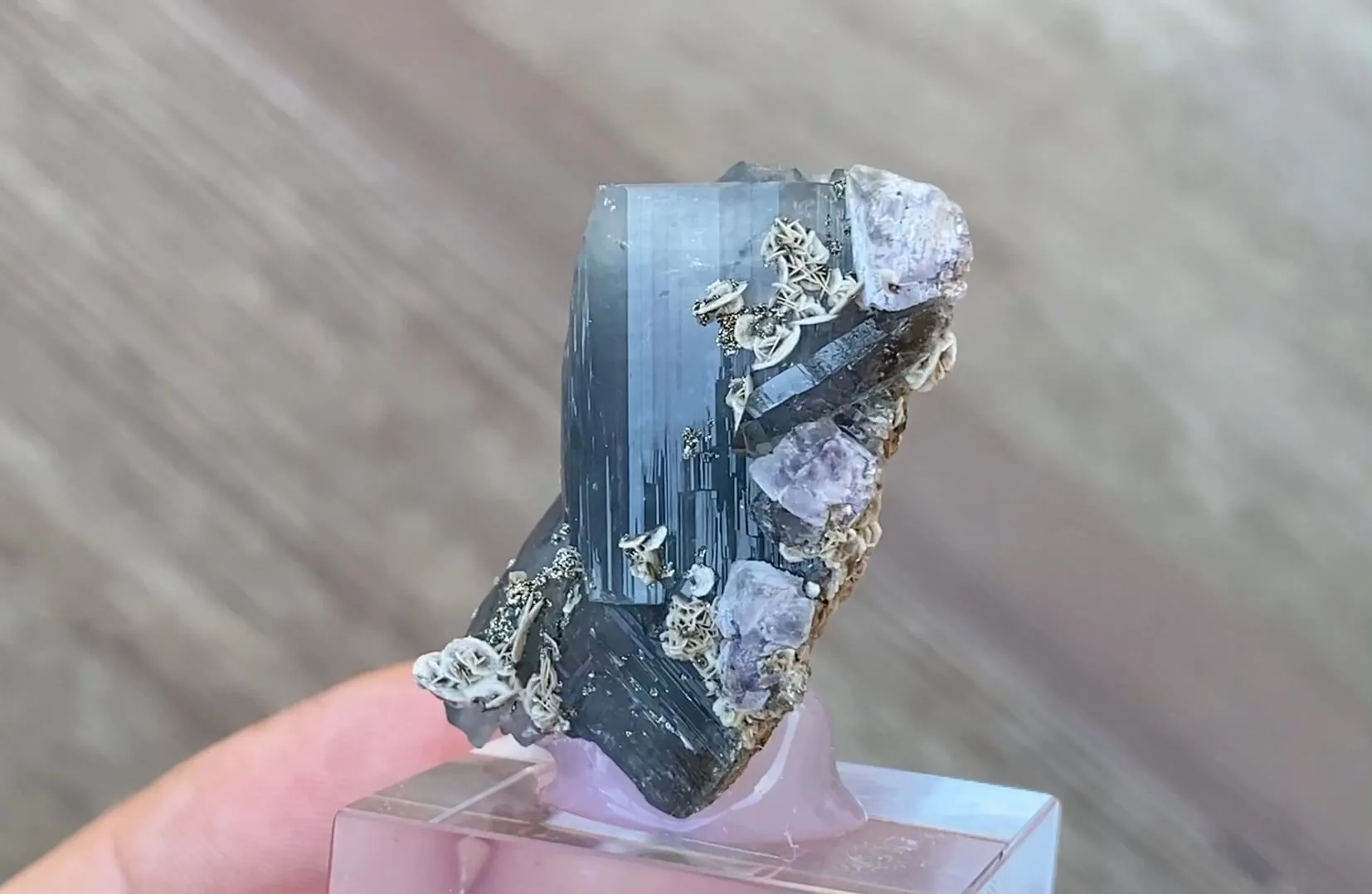 Fluorapatite with Fluorite, Siderite, Pyrite and Quartz - image 5