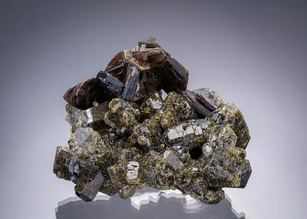 Fluorapatite with Muscovite image