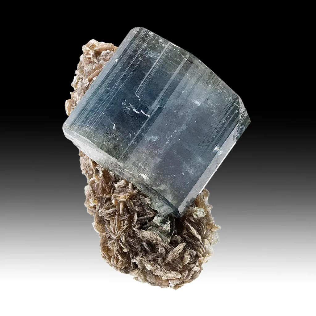 Fluorapatite with Muscovite image