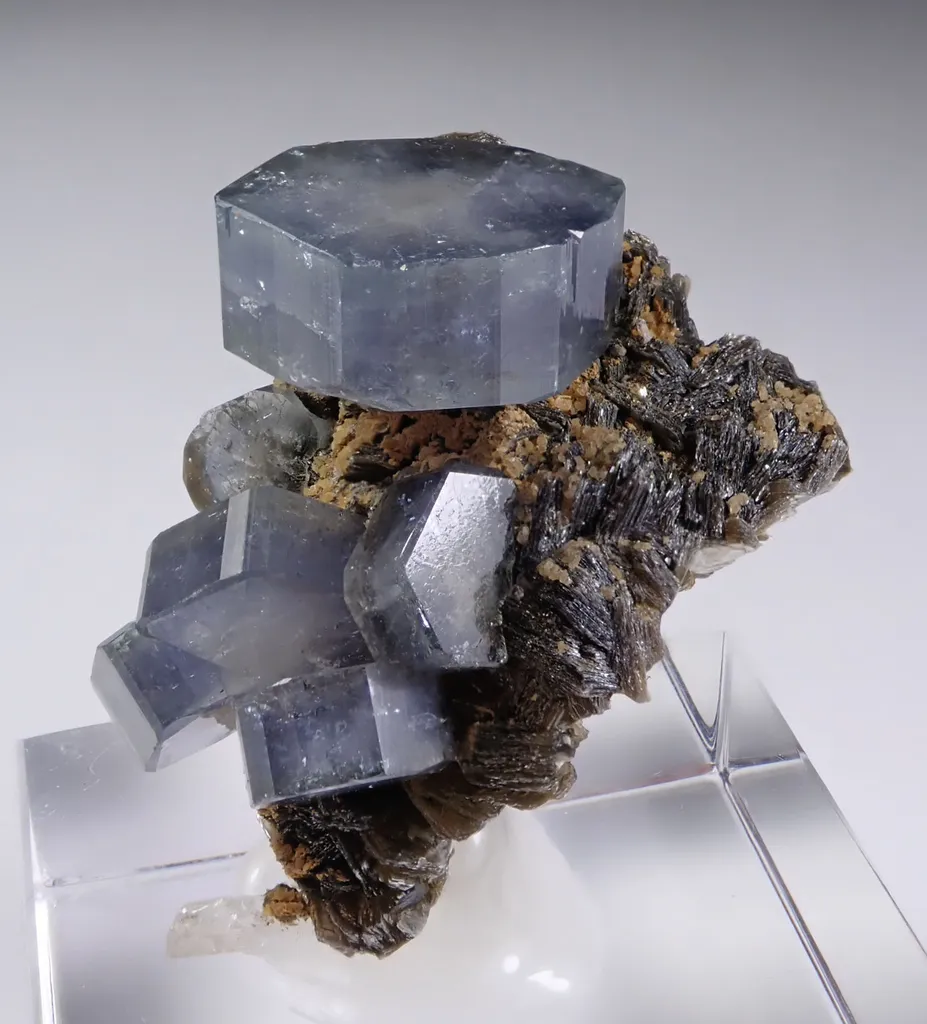 Fluorapatite with Muscovite - image 3
