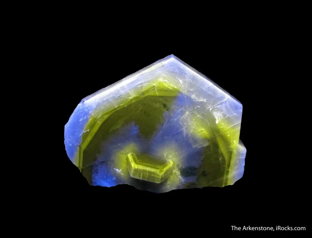 Fluorapatite (with phantoms and fluorescence) image
