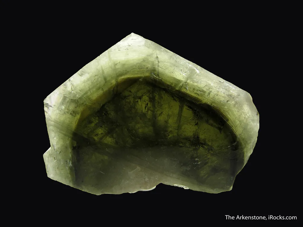 Fluorapatite (with phantoms and fluorescence) - image 4