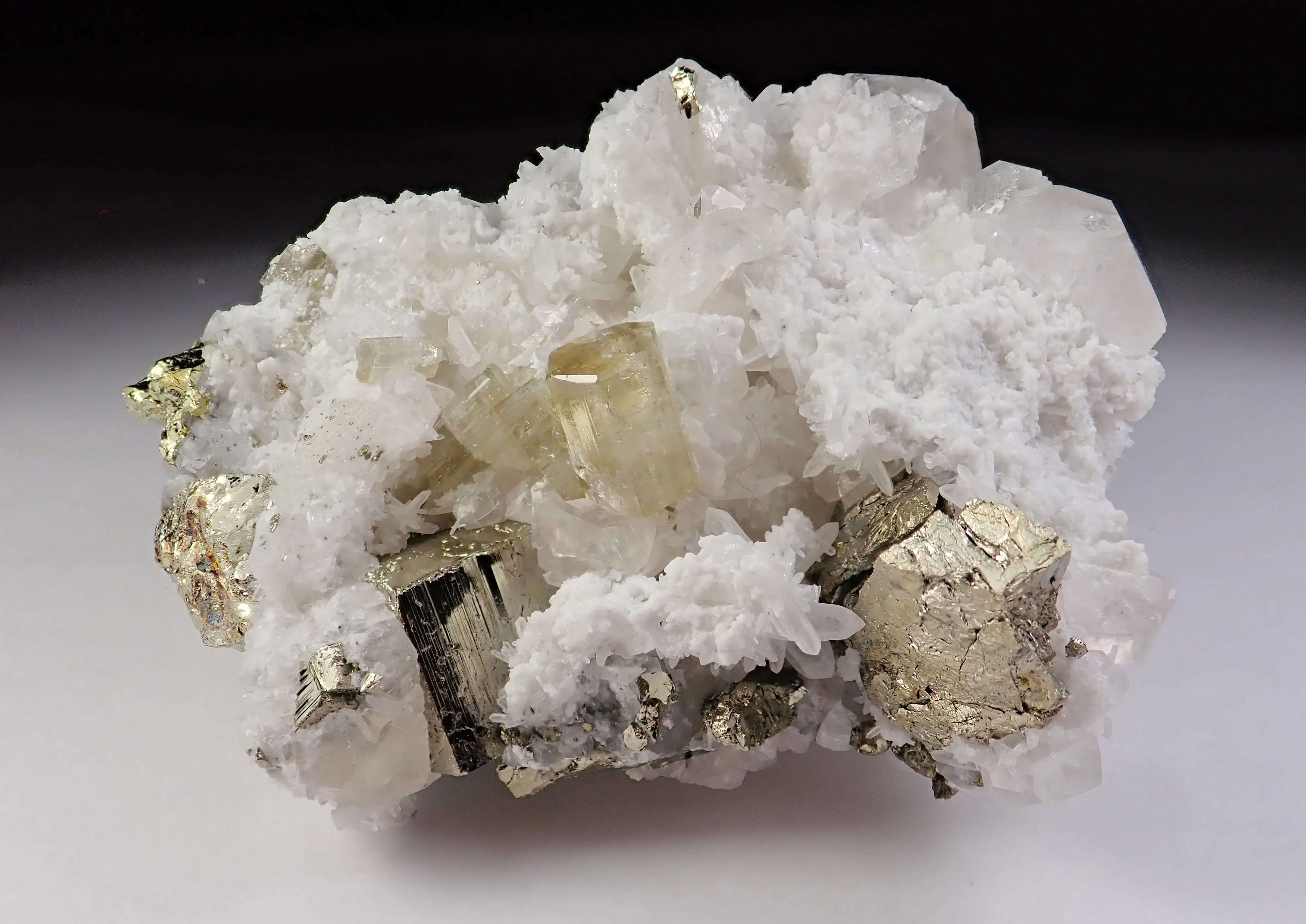 Fluorapatite with Pyrite, Calcite and Quartz - image 4