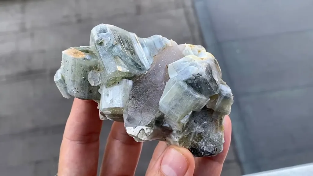 Fluorapatite with Quartz - image 7