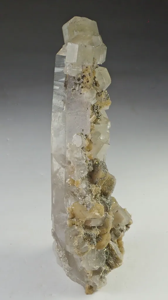 Fluorapatite with Quartz image