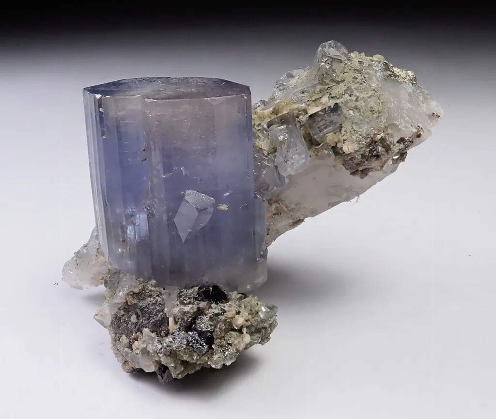 Fluorapatite with Quartz image