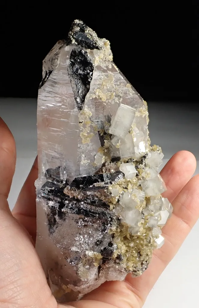 Fluorapatite with Quartz - image 2