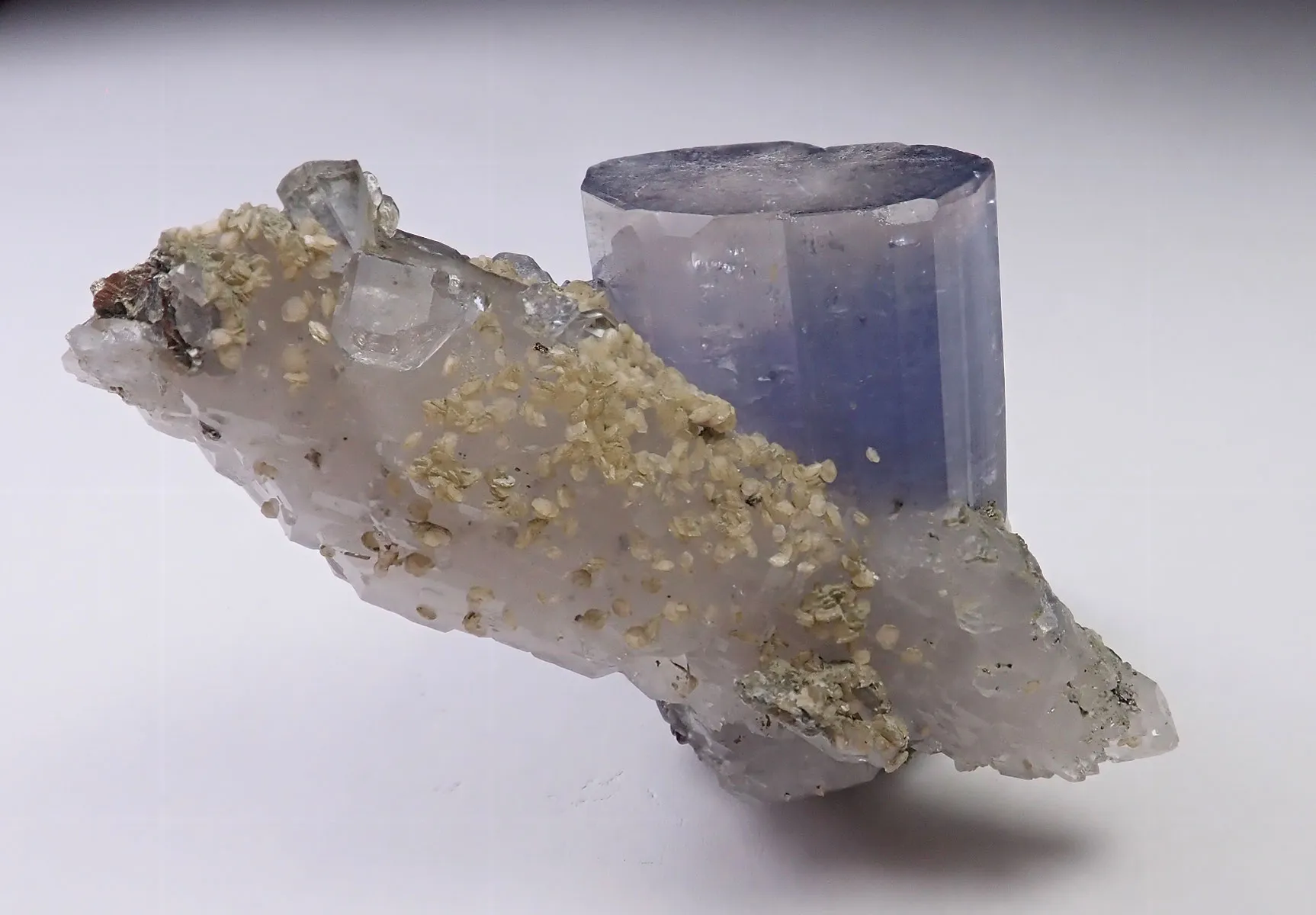 Fluorapatite with Quartz - image 3