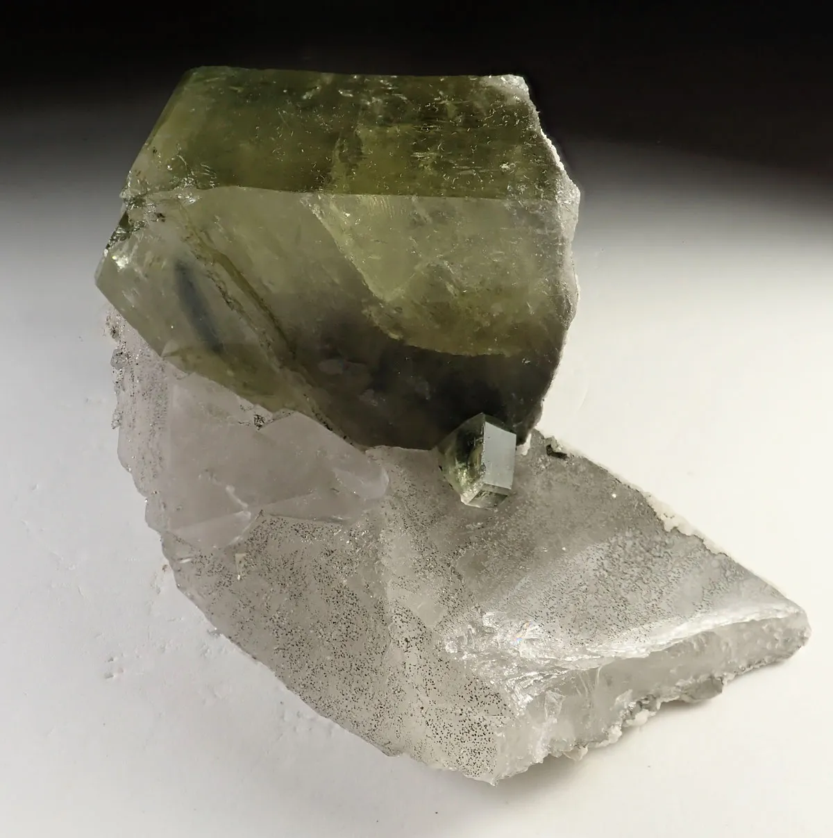Fluorapatite with Quartz - image 2