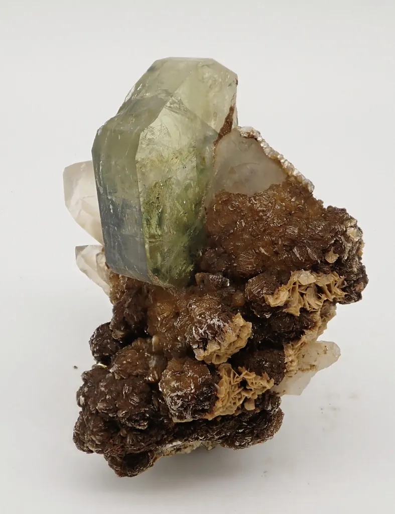 Fluorapatite with Quartz image