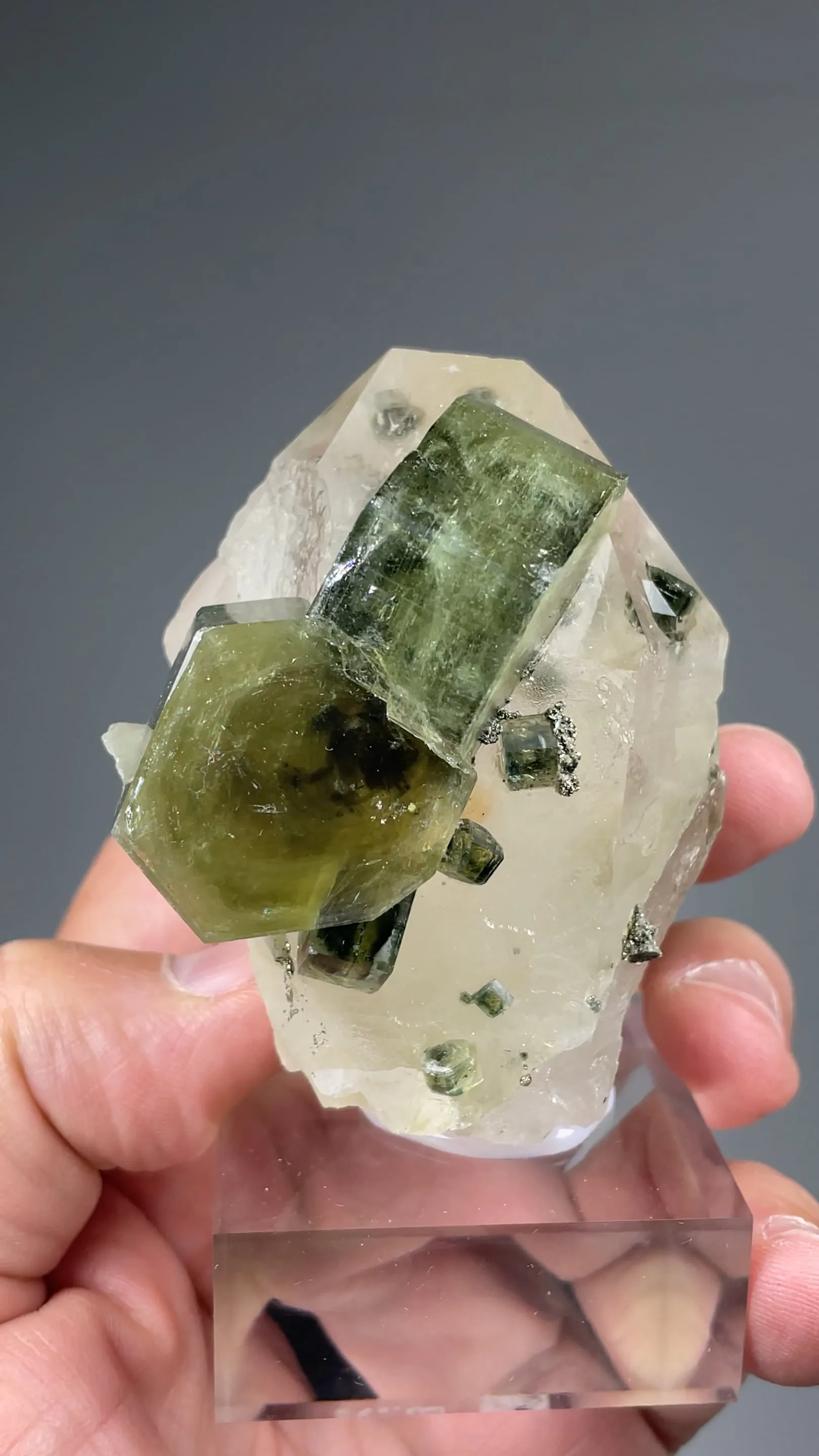 Fluorapatite with Quartz - image 2