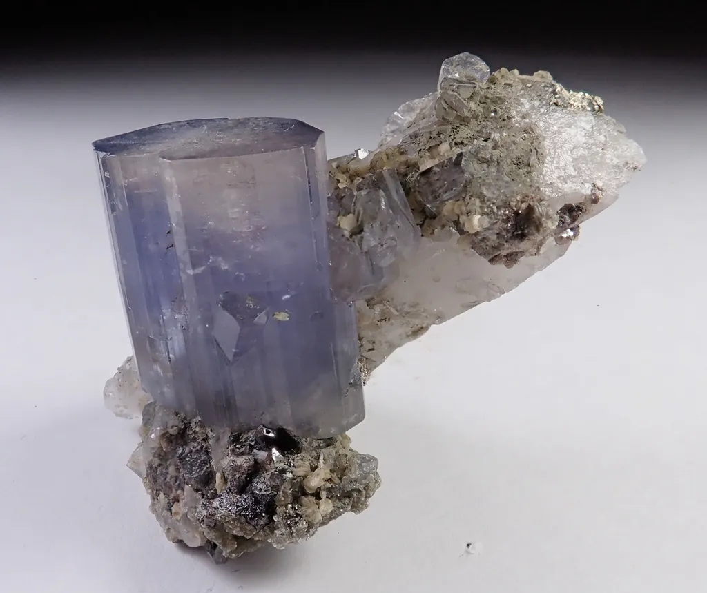 Fluorapatite with Quartz - image 4