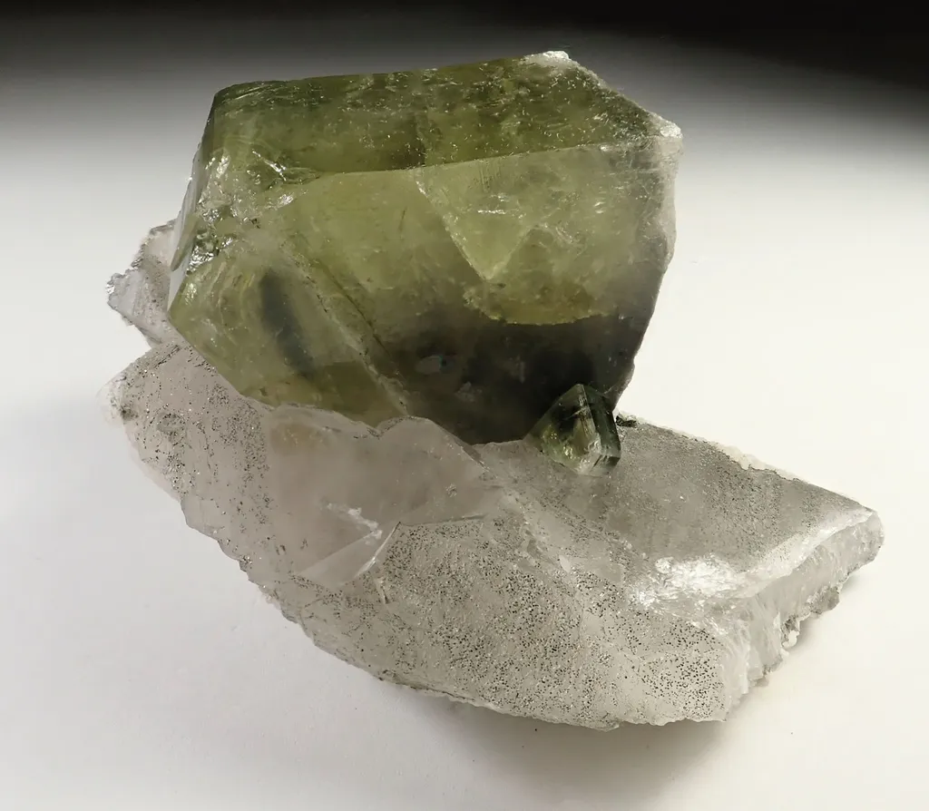 Fluorapatite with Quartz image