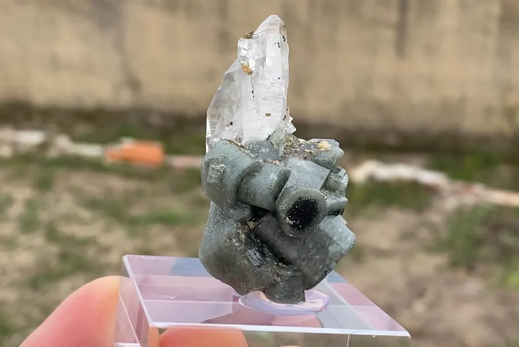 Fluorapatite with Quartz - image 5