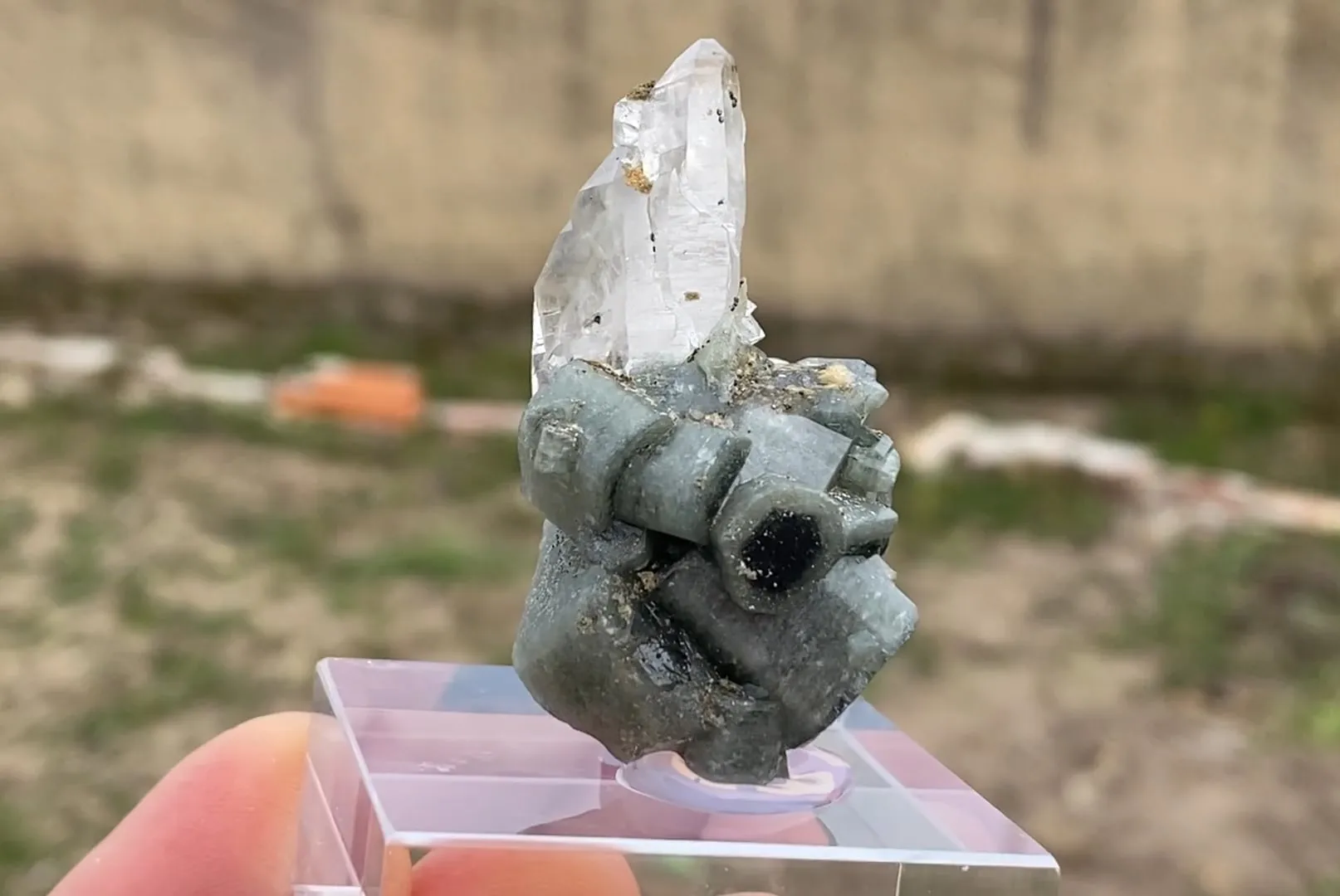 Fluorapatite with Quartz - image 5