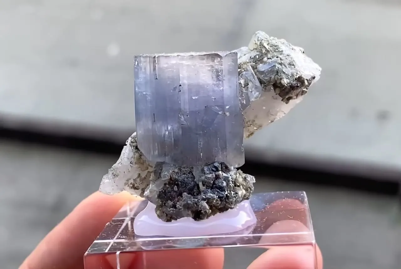 Fluorapatite with Quartz - image 7