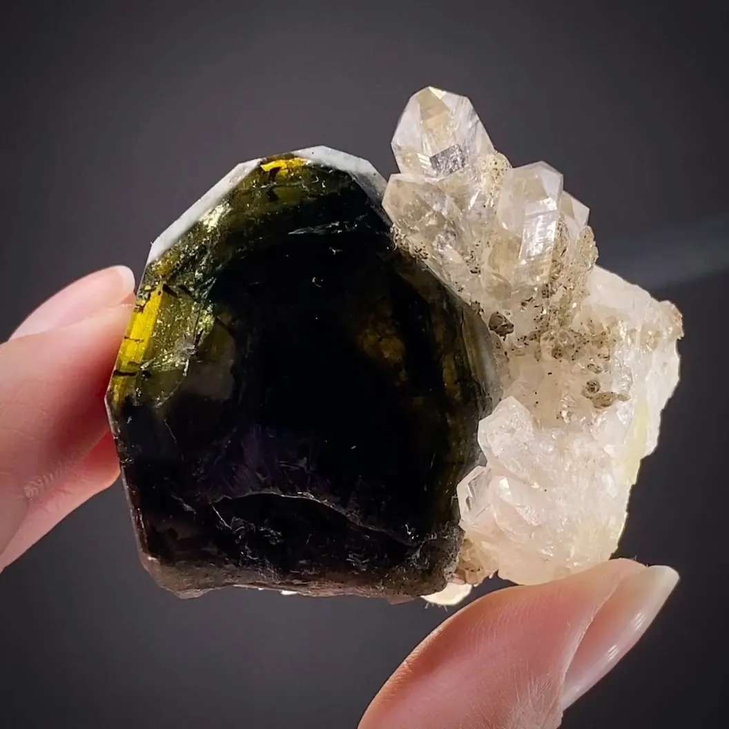 Fluorapatite with Quartz - image 2