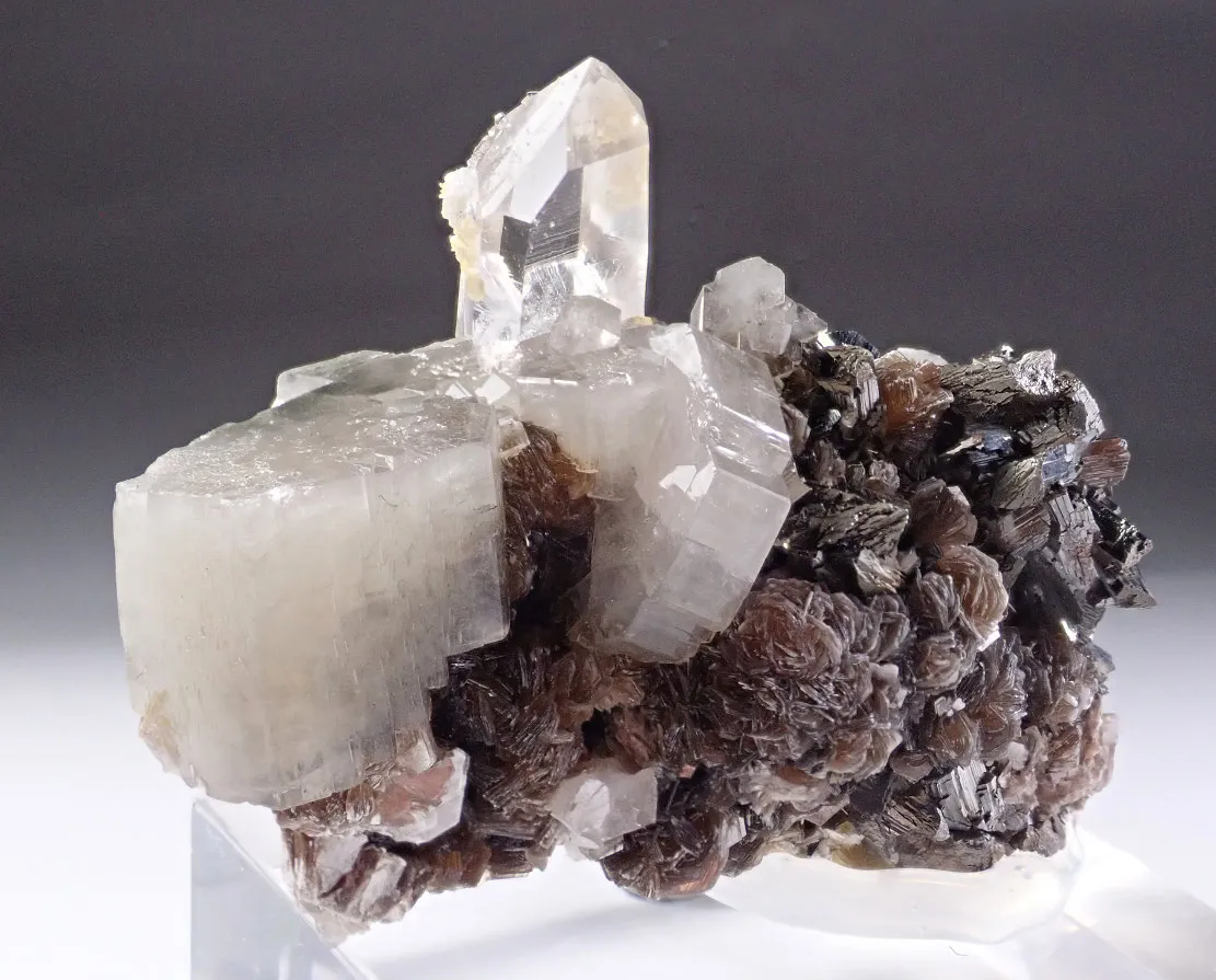Fluorapatite with Quartz and Arsenopyrite - image 4