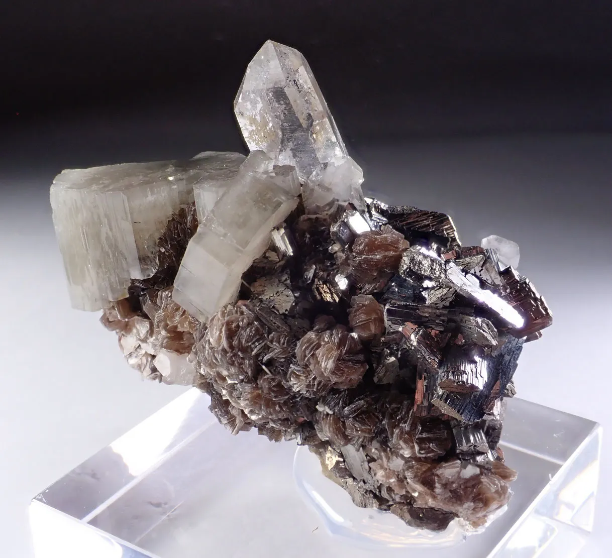 Fluorapatite with Quartz and Arsenopyrite - image 2
