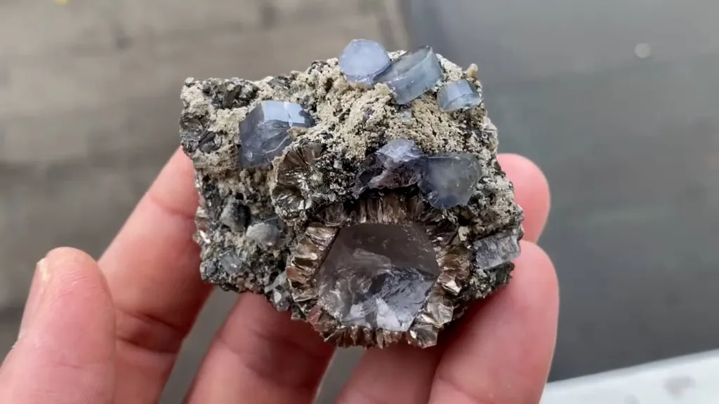 Fluorapatite with Quartz and Muscovite - image 5