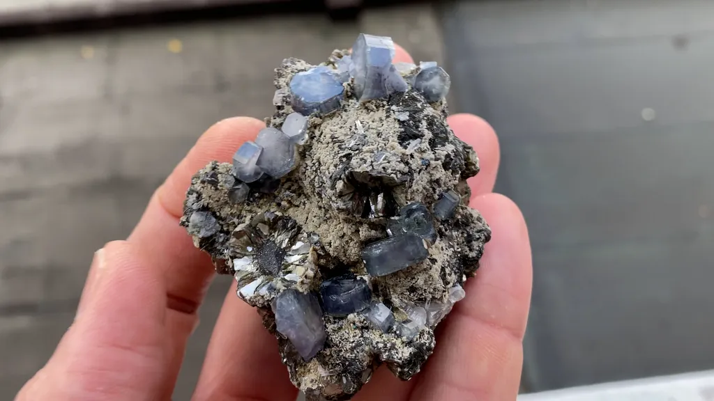 Fluorapatite with Quartz and Muscovite - image 5