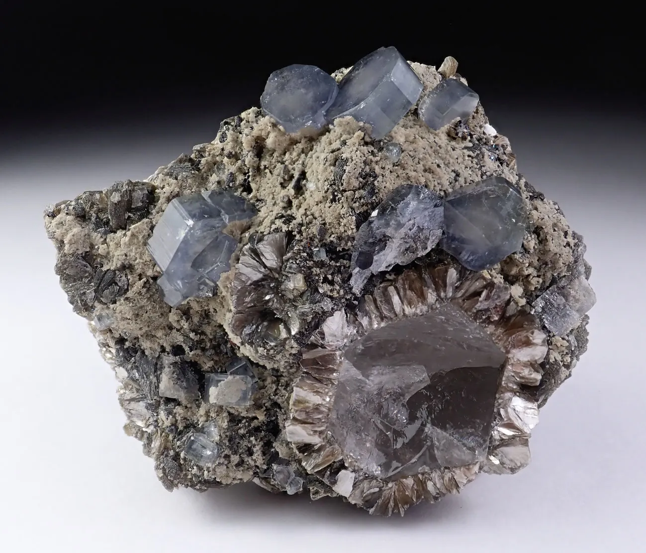 Fluorapatite with Quartz and Muscovite - image 3