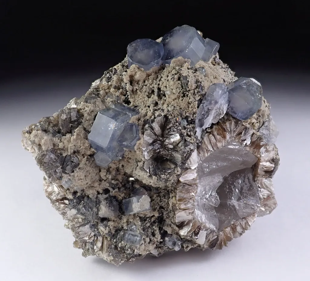 Fluorapatite with Quartz and Muscovite image