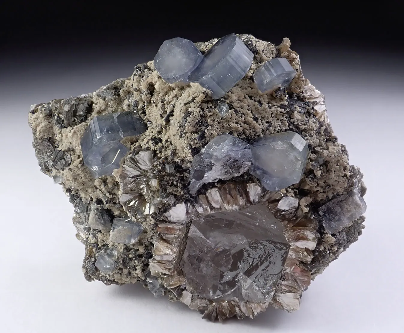 Fluorapatite with Quartz and Muscovite - image 2