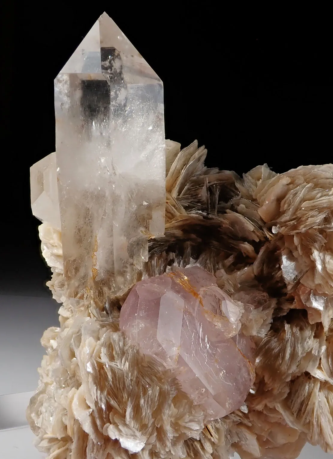 Fluorapatite with Quartz and Muscovite - image 2
