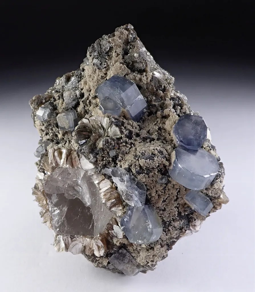 Fluorapatite with Quartz and Muscovite - image 4