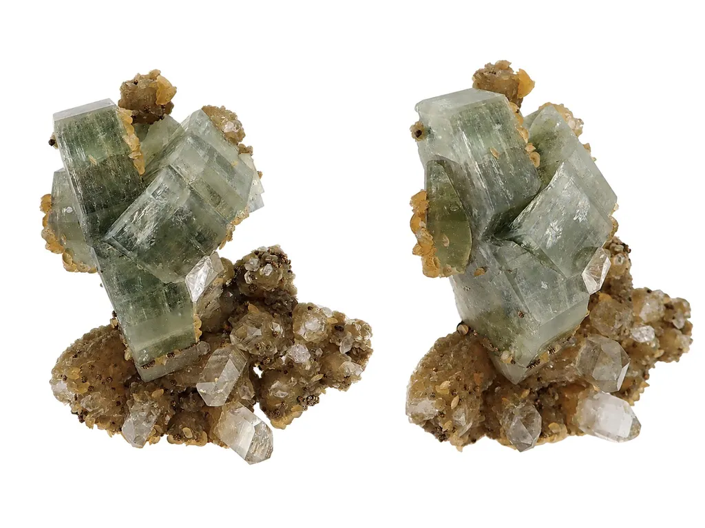 Fluorapatite with Quartz and Siderite image