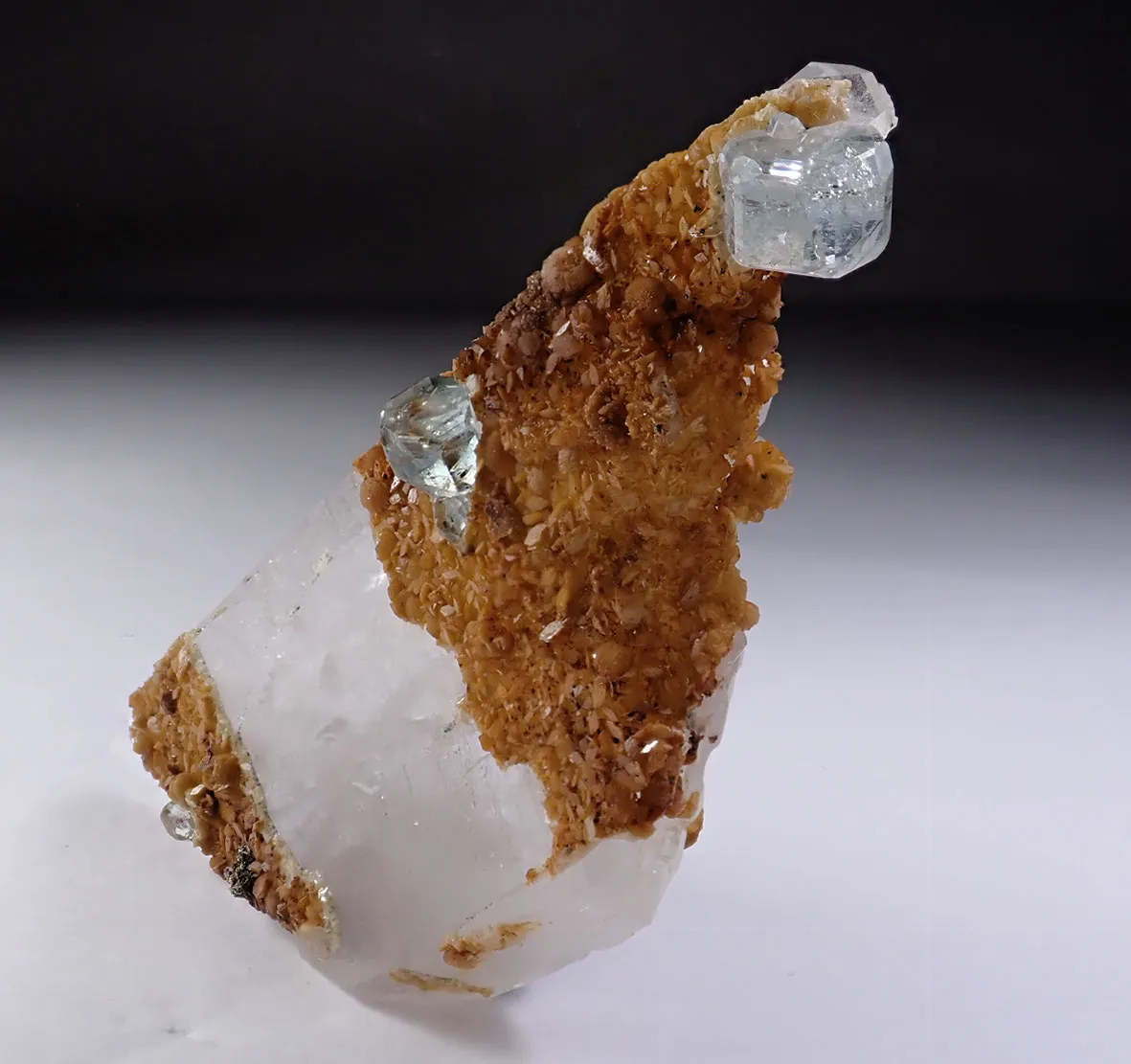 Fluorapatite with Quartz and Siderite - image 3