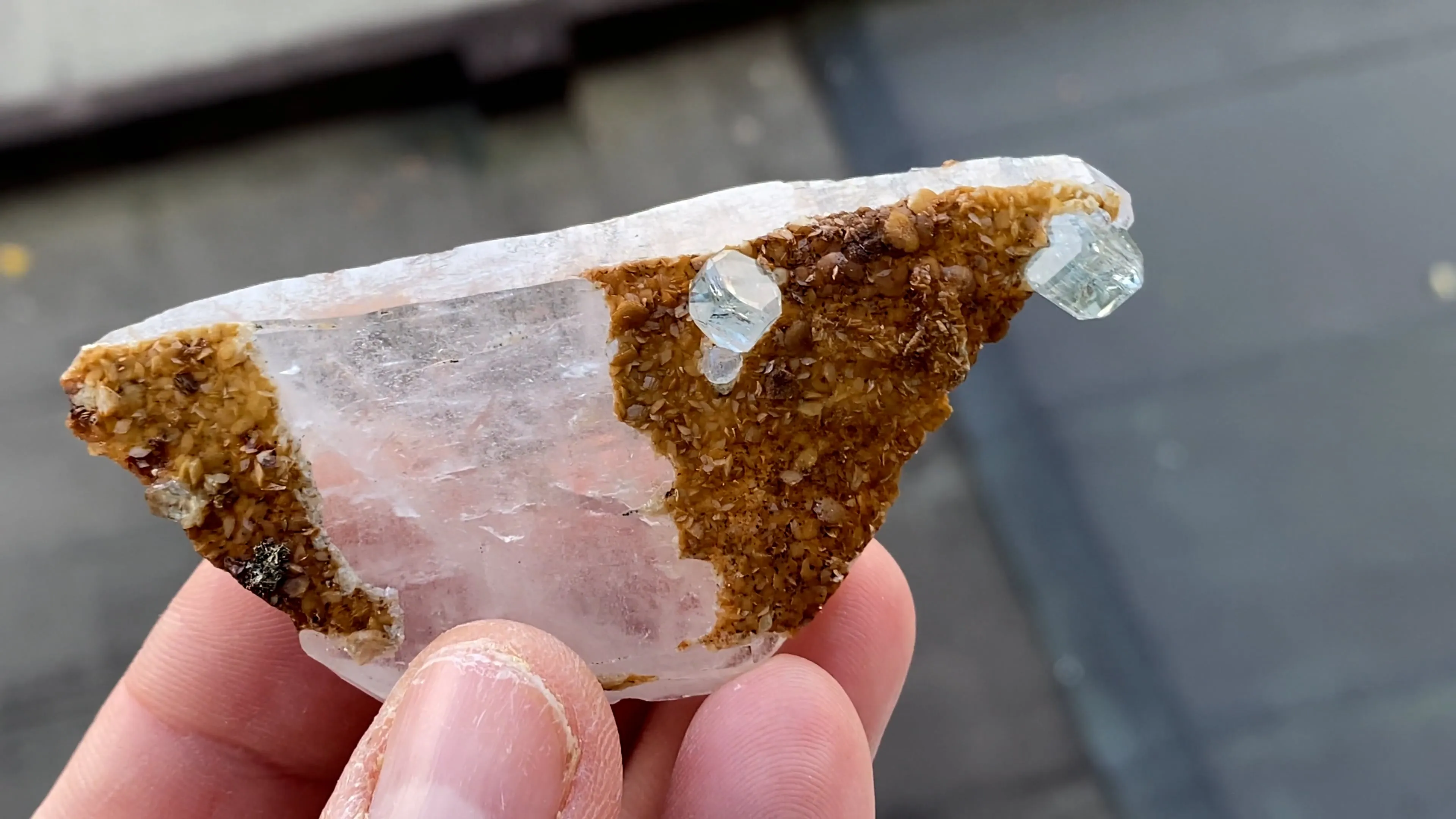 Fluorapatite with Quartz and Siderite - image 6