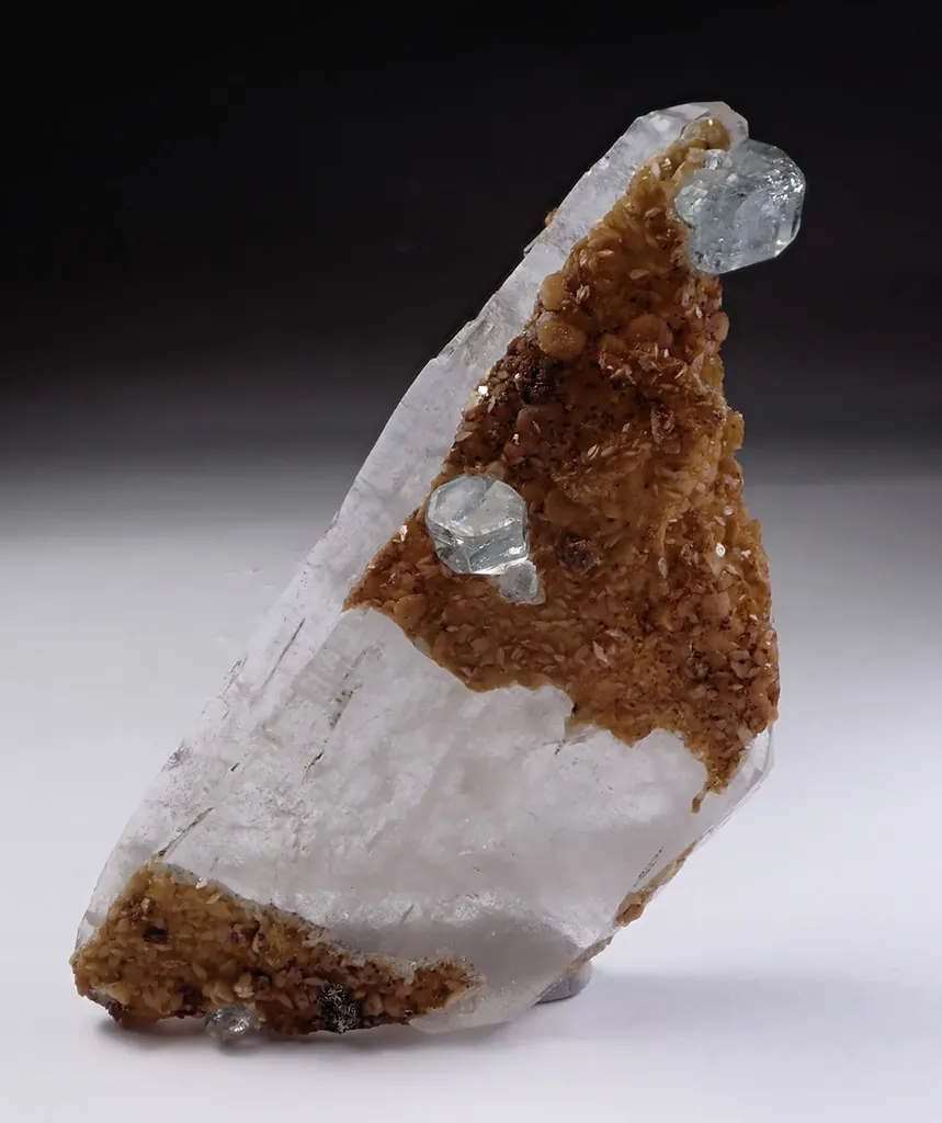 Fluorapatite with Quartz and Siderite image