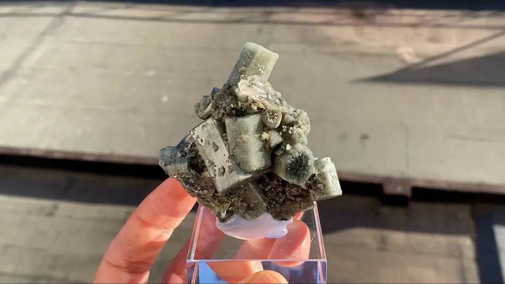Fluorapatite with Quartz - image 5