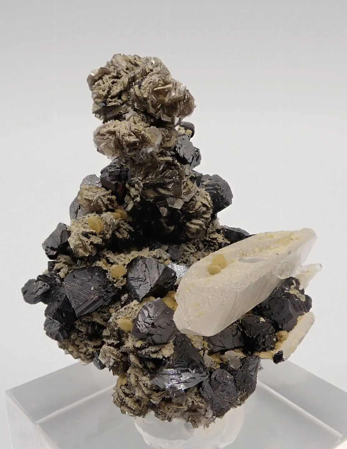 Fluorapatite with Quartz - image 3