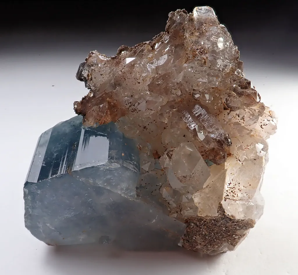Fluorapatite with Quartz image