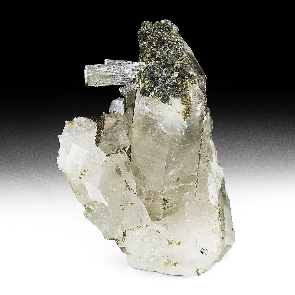 Fluorapatite with Quartz, Muscovite image