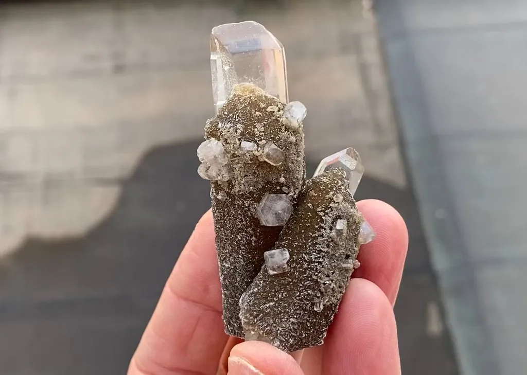 Fluorapatite with Quartz, Quartz and Siderite image