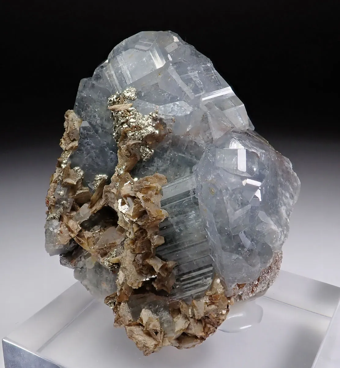 Fluorapatite with Siderite - image 4