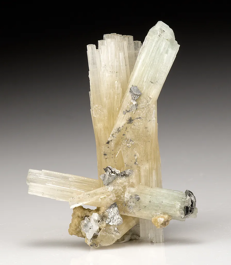 Fluorapatite with Siderite - image 3