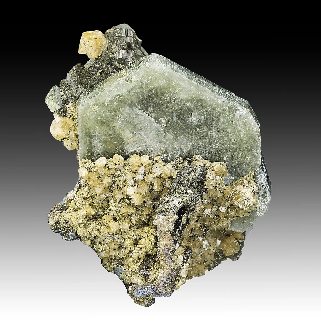 Fluorapatite with Siderite, Arsenopyrite image
