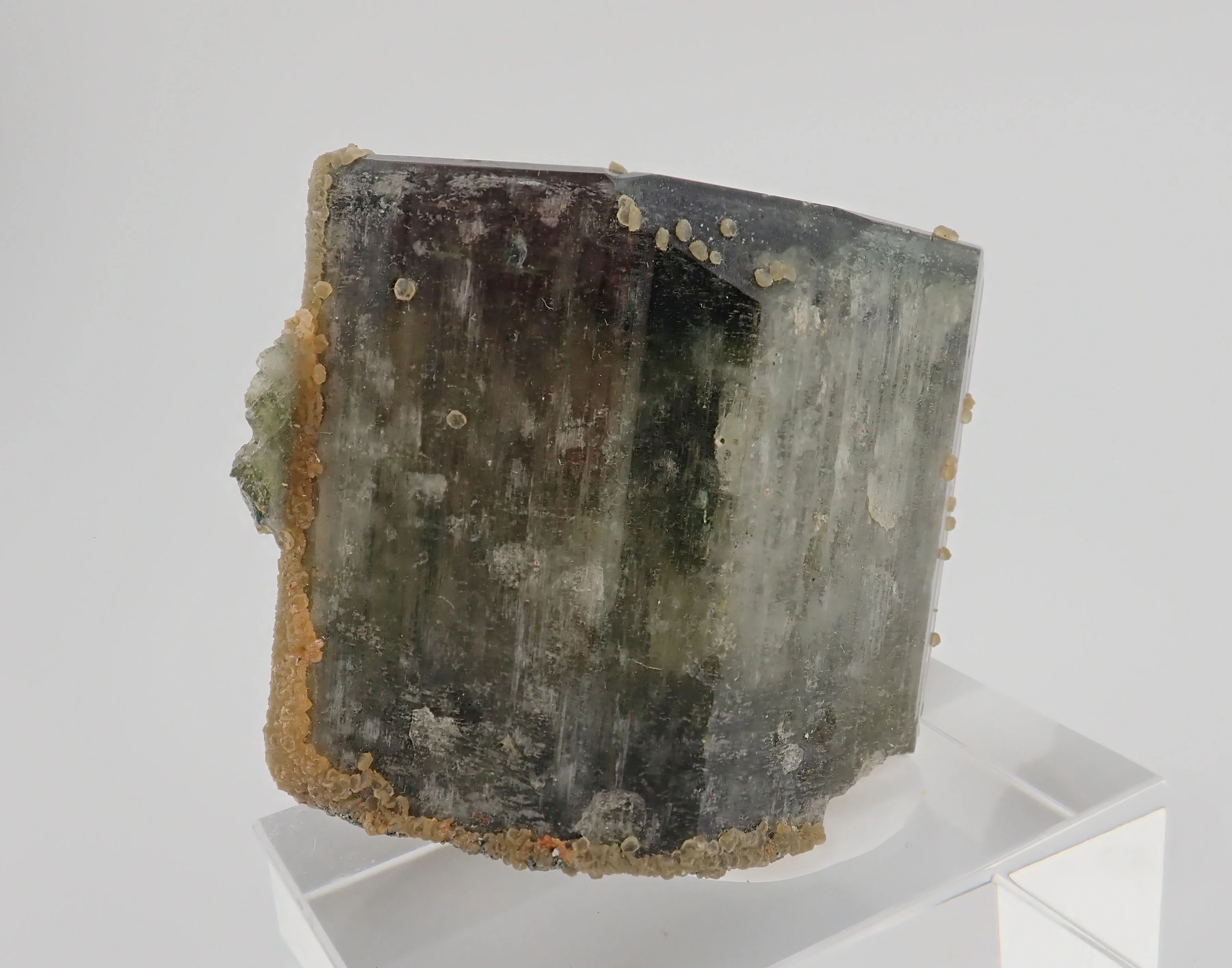 Fluorapatite, with Siderite - image 4