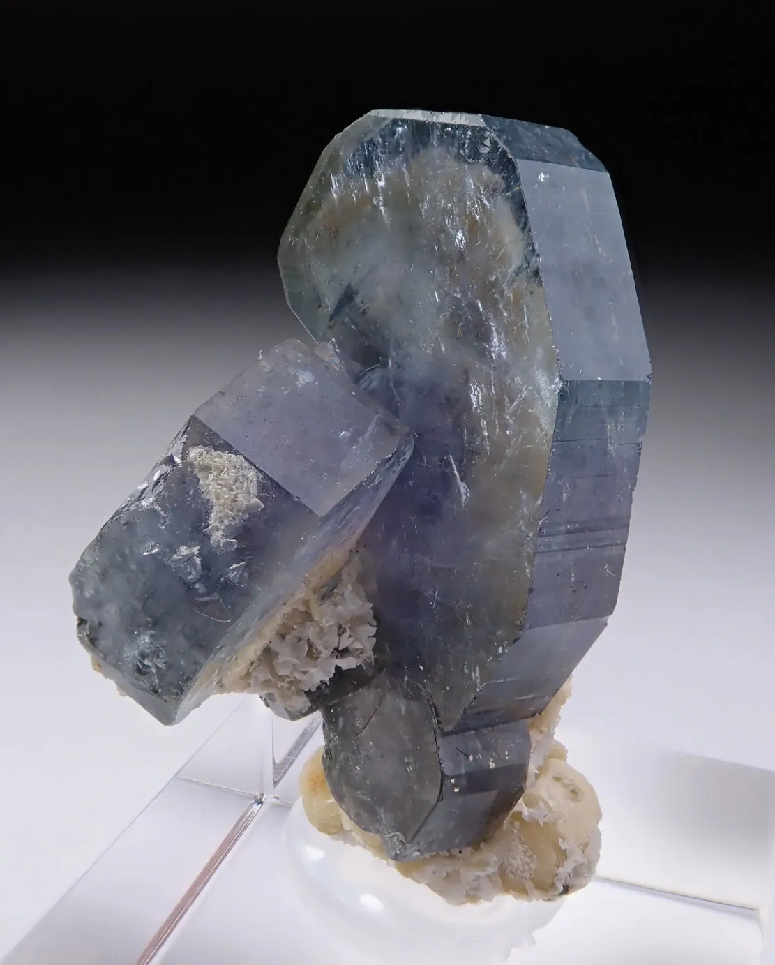 Fluorapatite with Siderite - image 4