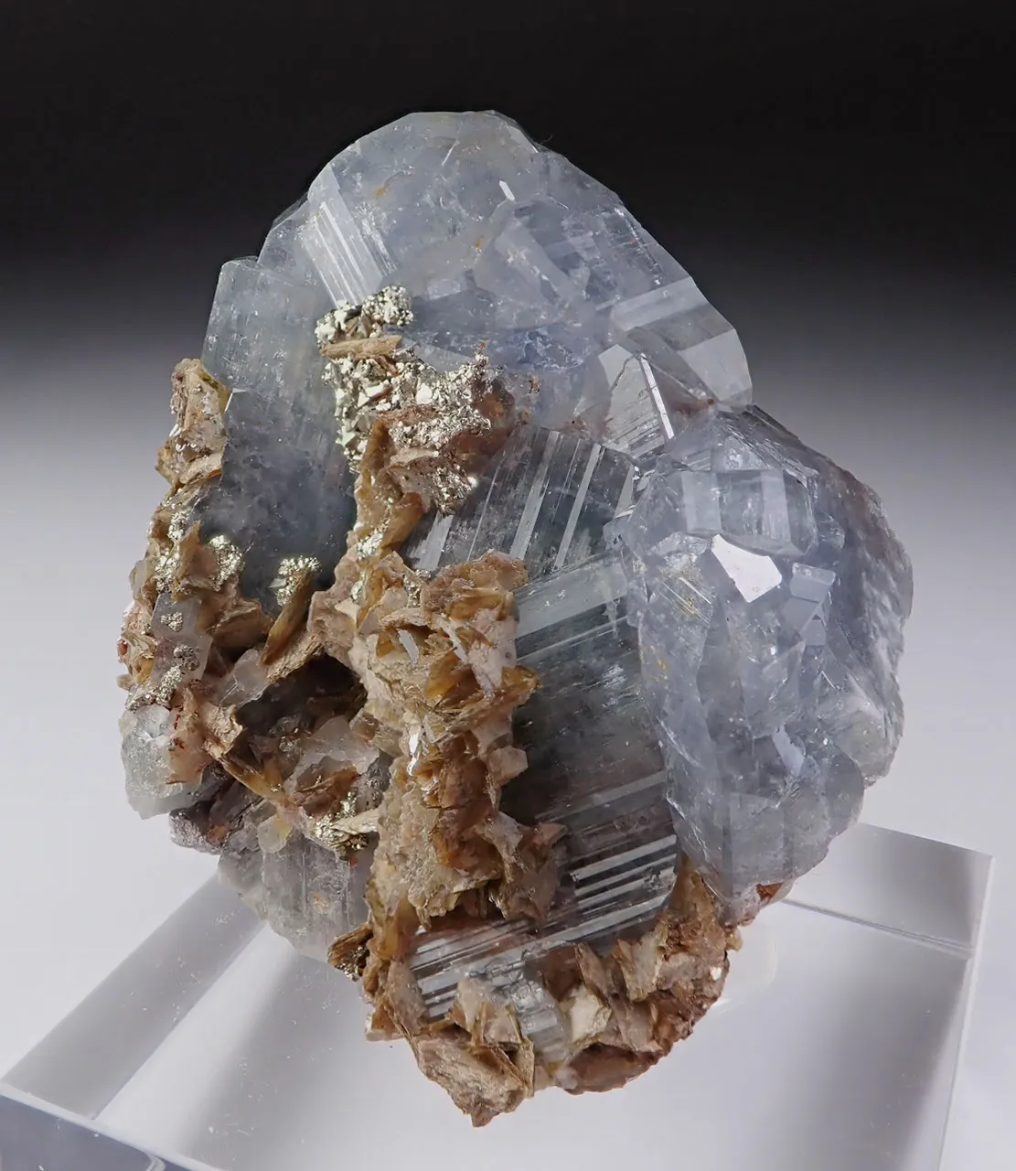 Fluorapatite with Siderite - image 2