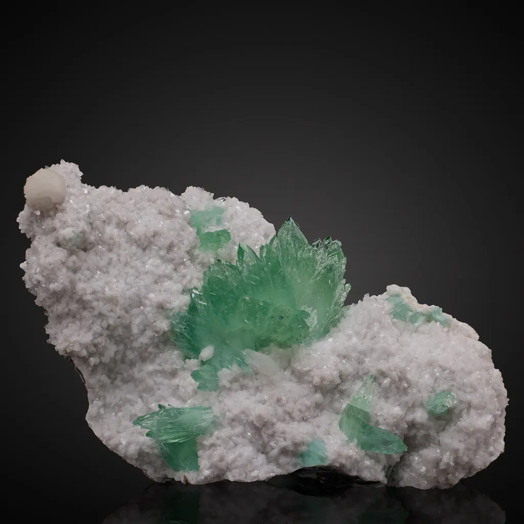 Fluorapophyllite image
