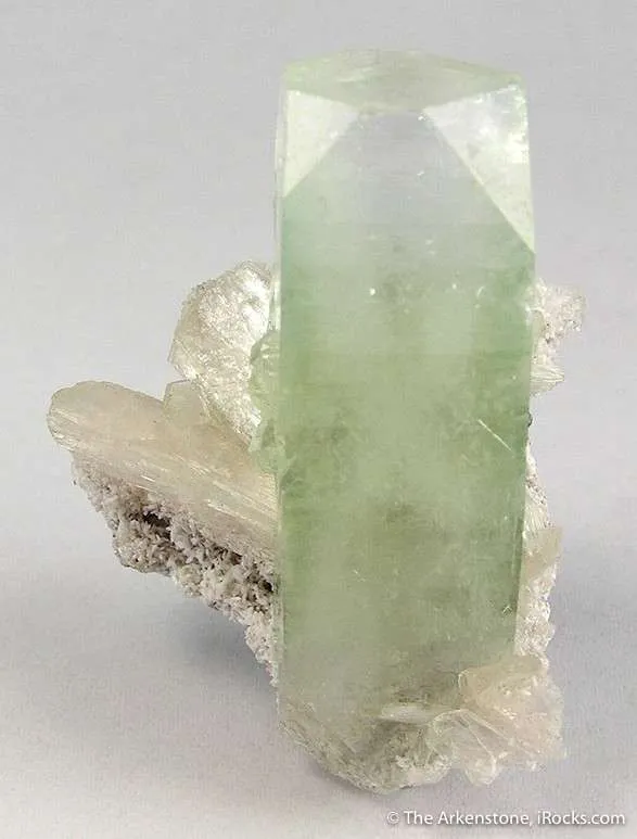 Fluorapophyllite and Stilbite image