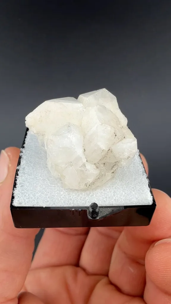 Fluorapophyllite-(K) - image 2